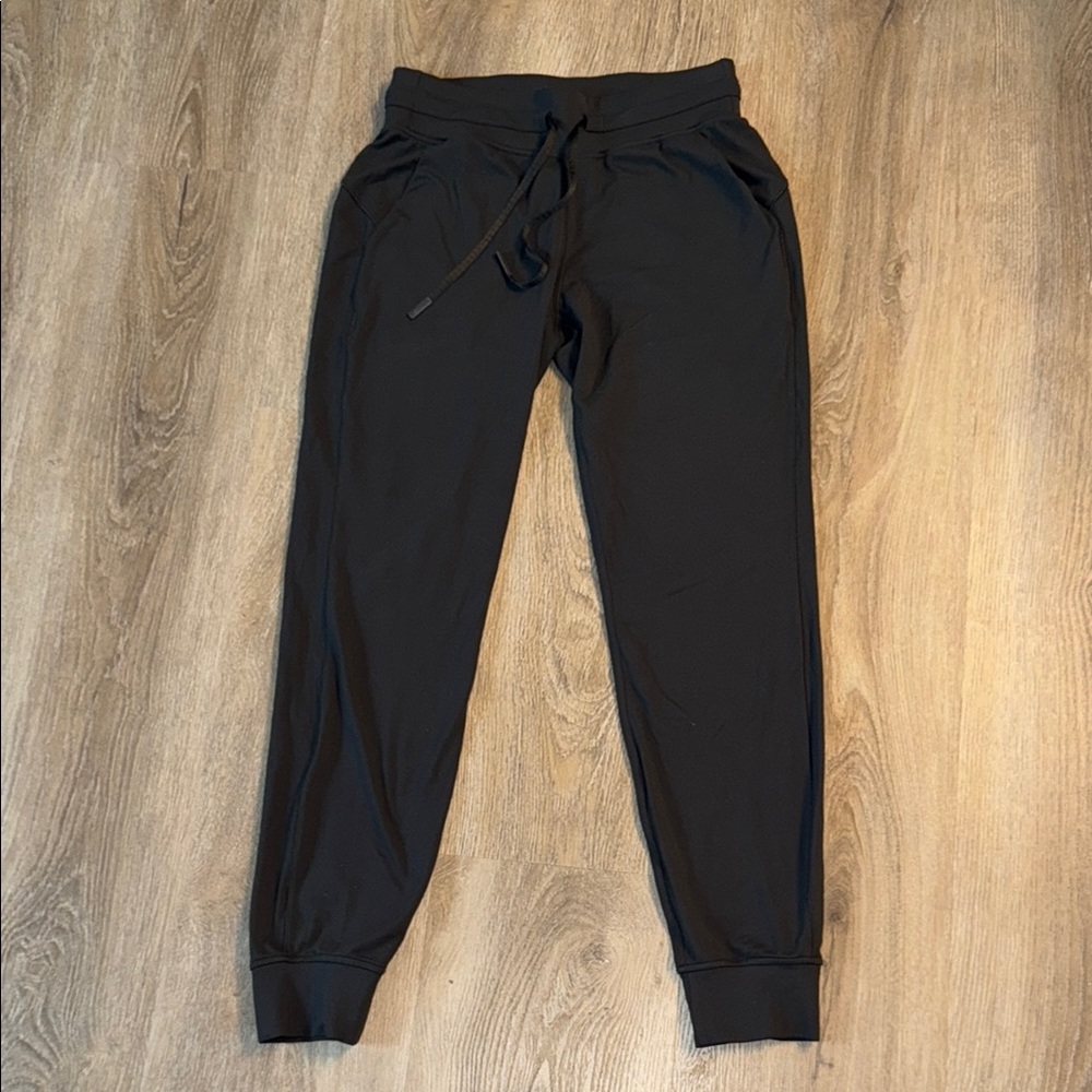 Lululemon grey Jogger Pants- size 6
